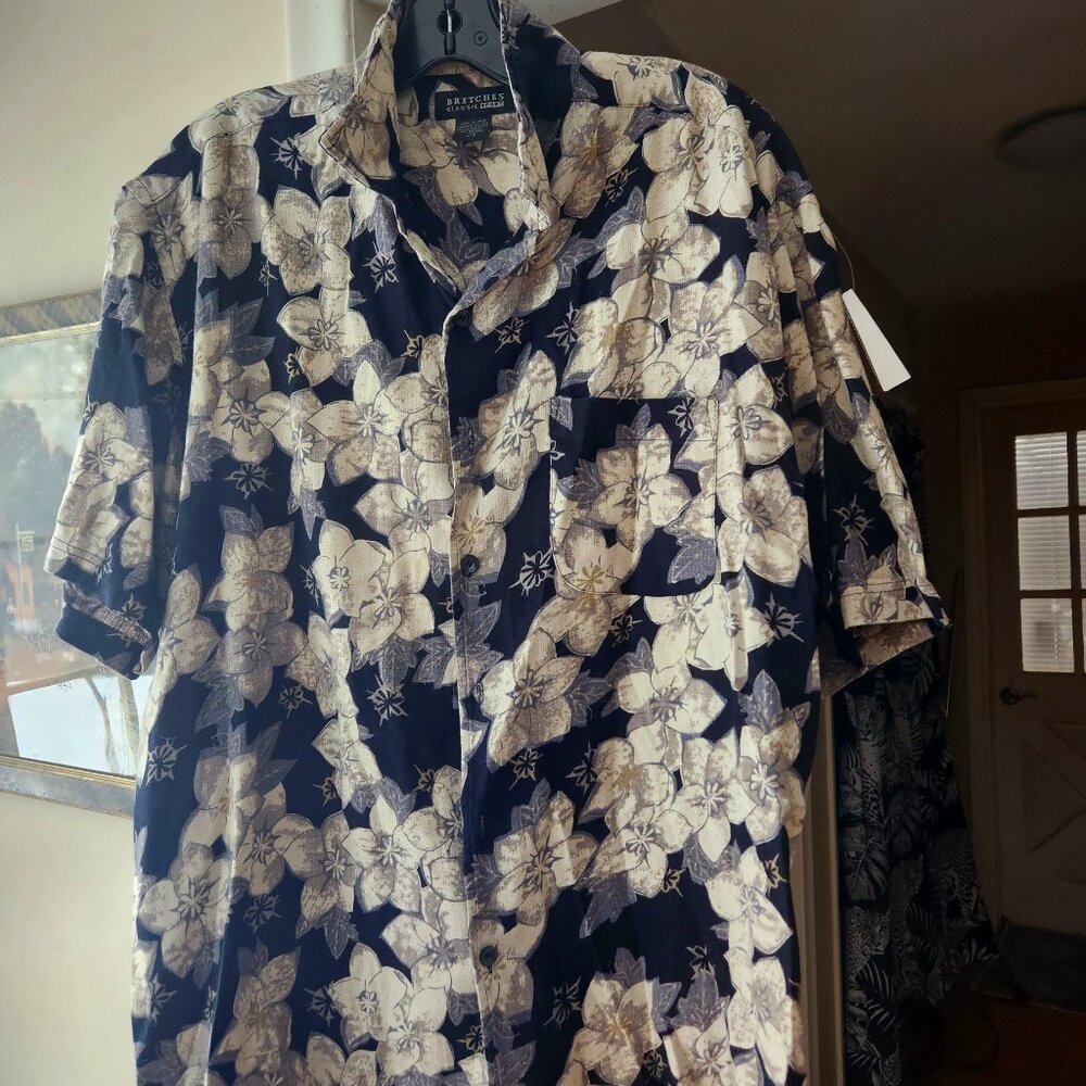 Hawaiian style - Britches Classic Sport Cotton/Poly blend button-up  - size L